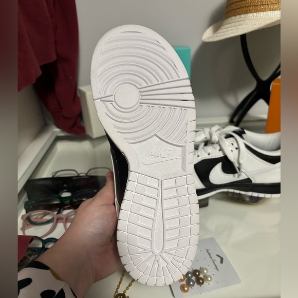 Reverse Panda Nike Dunks - Picture 4 of 9